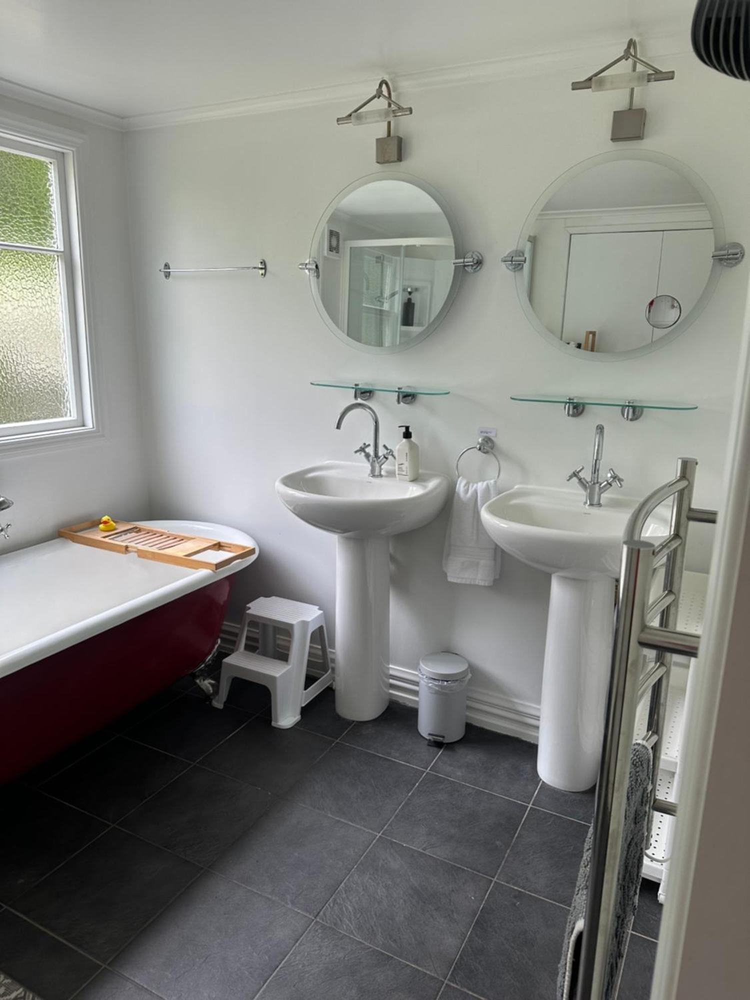 Renwick In The City Nelson, 10Min Walk To City Centre, Full Kitchen, Fast Fibre Wifi, Drive 13Min To Airport, 5Min To Hospital, Quiet Street, Dog Friendly מראה חיצוני תמונה