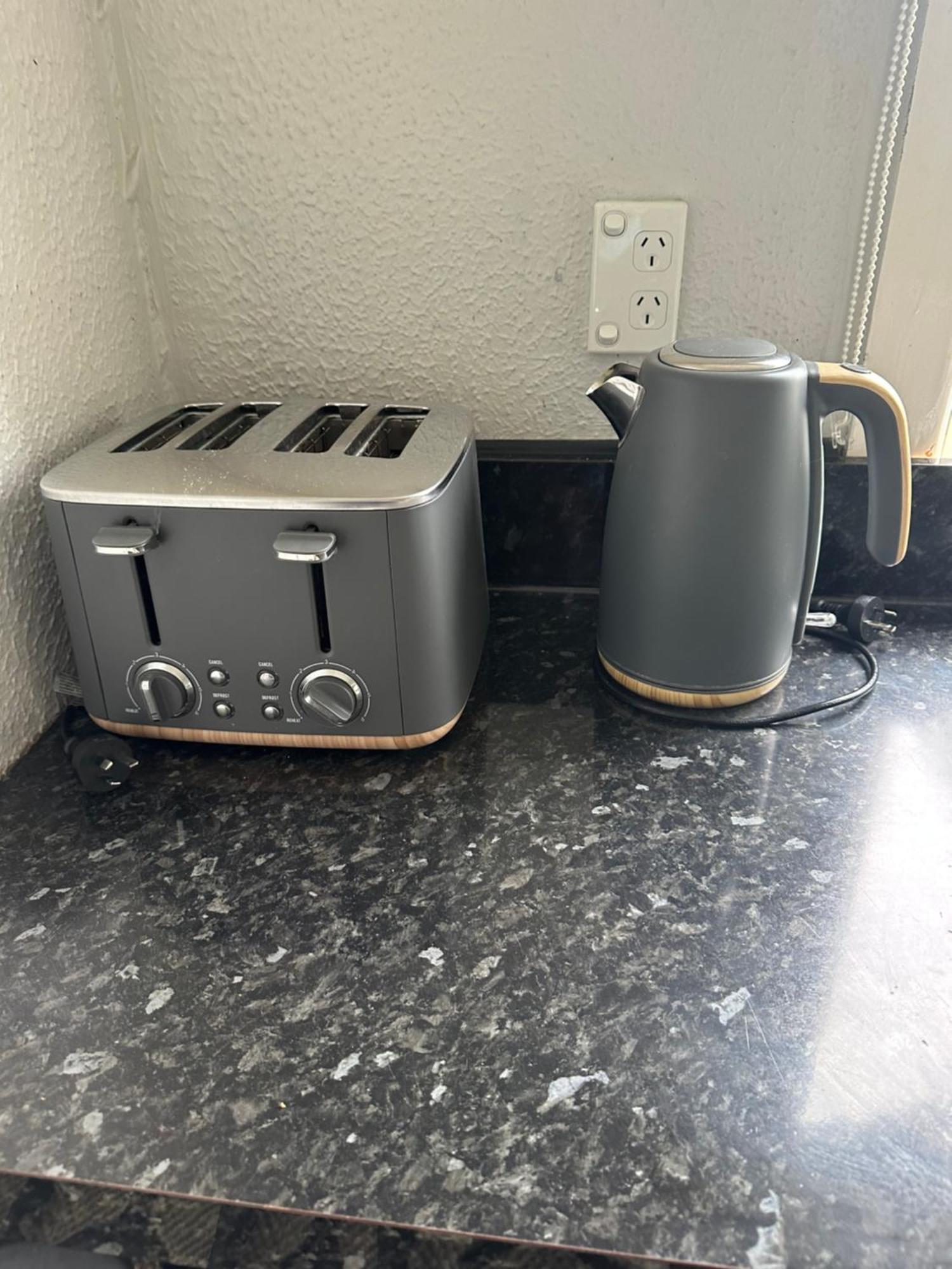 Renwick In The City Nelson, 10Min Walk To City Centre, Full Kitchen, Fast Fibre Wifi, Drive 13Min To Airport, 5Min To Hospital, Quiet Street, Dog Friendly מראה חיצוני תמונה